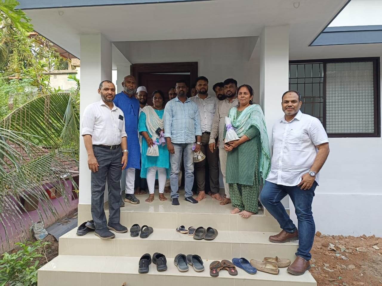 आशियाना घर सौंपने का समारोह